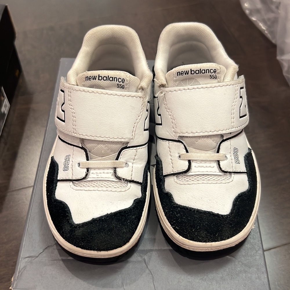 New balance sneaker size 8
